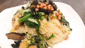 Heng Hwa bee hoon at New Fut Kai Vegetarian 新佛界素食 in Central Singapore