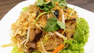glass vermicelli at New Fut Kai Vegetarian 新佛界素食 in Central Singapore