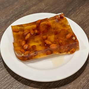 Vegan Osmanthus Jelly with Goji at New Fut Kai Vegetarian 新佛界素食 in Central Singapore