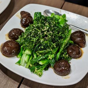 Vegan Kailan with Mushroom at New Fut Kai Vegetarian 新佛界素食 in Central Singapore