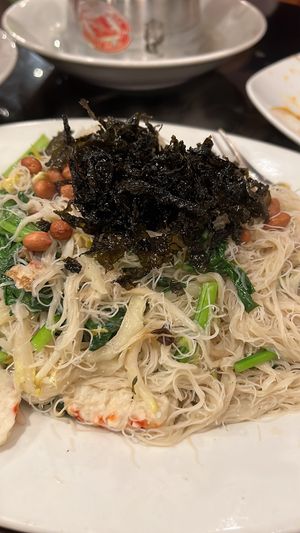 XinHua  bee hoon8/10 very special fine vermicelli with peanuts and fried seaweed #Veganuary at New Fut Kai Vegetarian 新佛界素食 in Central Singapore