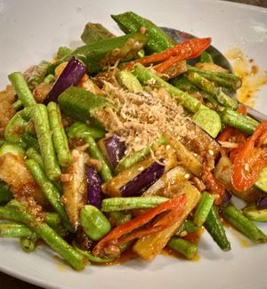 Sambal Mix Vegetables at New Fut Kai Vegetarian 新佛界素食 in Central Singapore