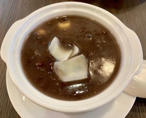 Lotus Seed Red Bean Paste at New Fut Kai Vegetarian 新佛界素食 in Central Singapore