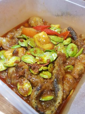 Sambal petai with fresh mushroom ~ Grab food at New Fut Kai Vegetarian 新佛界素食 in Central Singapore