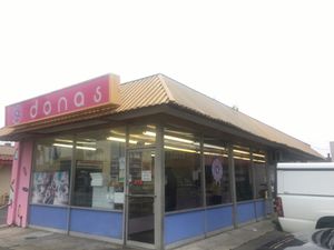 The outside at Donas in Downey