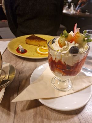 Strawberry sundae, pumpkin cheesecake at Manna 68 in Gdansk