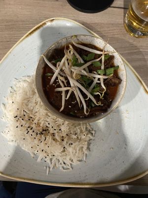 Vegan ‘duck’ & veggies in sweet n sour sauce   at Manna 68 in Gdansk