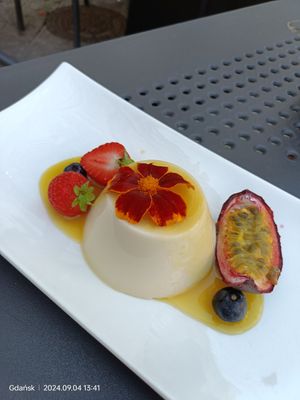 Panna cotta at Manna 68 in Gdansk