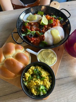 Shakshuka with extra tofu at Manna 68 in Gdansk