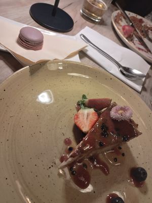 Cheesecake and a macaroon 😁. at Manna 68 in Gdansk