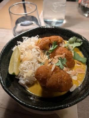Cauliflower curry at Manna 68 in Gdansk