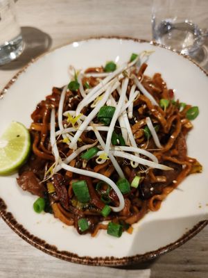 Vegan noodle with oyster mushrooms at Manna 68 in Gdansk
