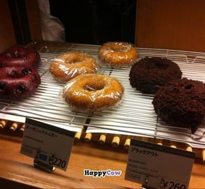 Vegan donuts at Eat More Greens in Tokyo