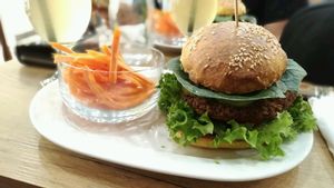 Burger meksykański at Mihiderka - Arkady Wrocławskie in Wroclaw