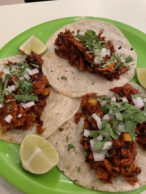 Taco al pastor at Antojito Con Amor in Cancun