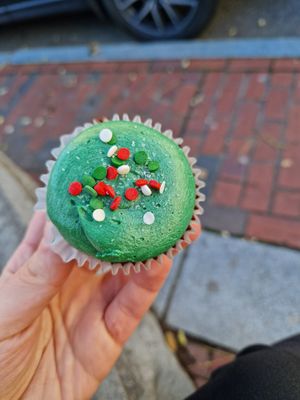  at Oakleaf Cakes in Boston