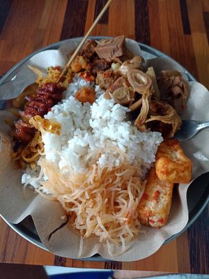 Nasi campur at Waikuntha - Warveg Warung Vegetarian in 