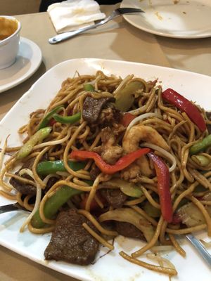 House chow mein👍🏻😃👍🏻 at Chef Kenny's Asian Vegan Cuisine in Las Vegas