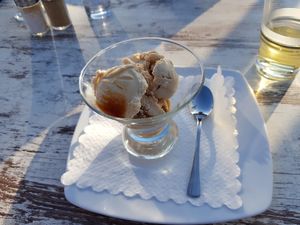 toffee-caramel icecream at Strandpirat in Nebel