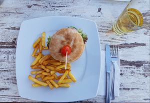 veggy burger (vegetable patty) at Strandpirat in Nebel