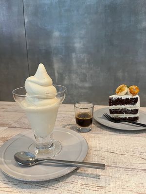 affogato and cake at Veggy Way in Sapporo