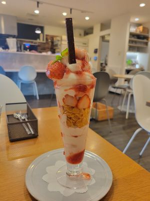 Soft cream sundae at Veggy Way in Sapporo