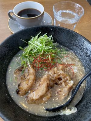 鹽拉麵+有機黑咖啡  at Veggy Way in Sapporo