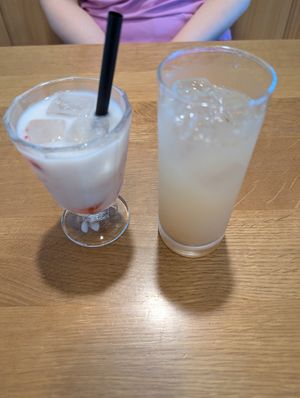Strawberry amazake and ginger lemonade at Veggy Way in Sapporo