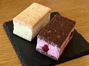 Vegan butter sands - yuzu and raspberry   at Veggy Way in Sapporo