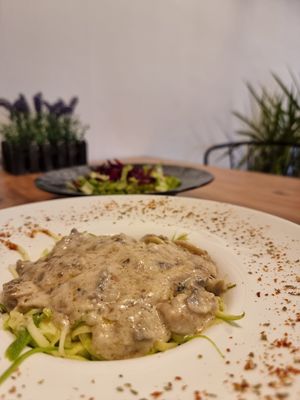 Zucchini pasta and salad #Veganuary at Vegan House in Antalya