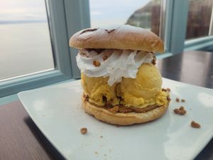 Vegan Lotus Ice Cream Burger #Veganuary at Cadwaladers in Criccieth