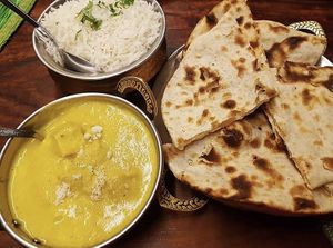 Tofu Korma with Tandoori Roti & Rice D
smoked tofu and coconut & cashew milk curry at Mayura in Barcelona