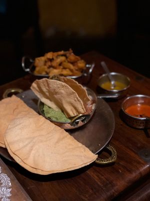 Lentil pappad with guacamole at Mayura in Barcelona