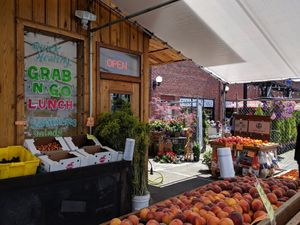 Outdoor seating option at Jeremy's Farm to Table in Chehalis