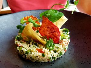 Starter of Bulgur with parsly, pepper, lemon and mint at Vlint 21 in Borger