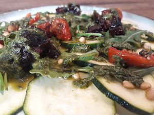 Zucchini carpaccio at Vlint 21 in Borger