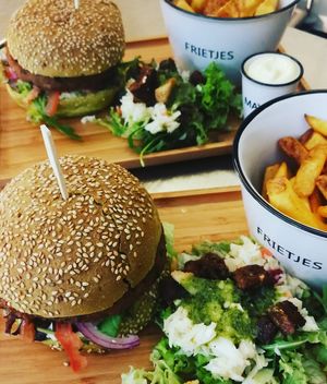 Lunch break - Weed Burger at Vlint 21 in Borger