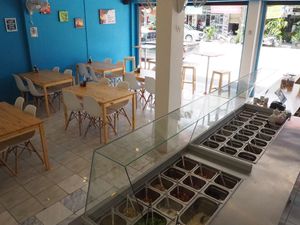 Pick your ingredients at Make It Pizza and Salad in Koh Phangan