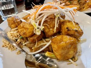 Vegan pan Thai with tofu  #Veganuary at Kittiwat Thai Kitchen in Frederick