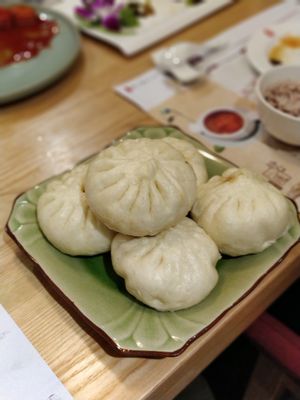 Pumpkin bao at JingXin in Changsha