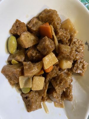Side dish of gluten   at Meimen FángKōngDòng 梅門防空洞 in Taipei