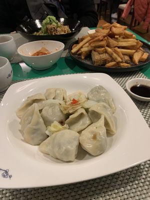 Dumplings   at Meimen FángKōngDòng 梅門防空洞 in Taipei