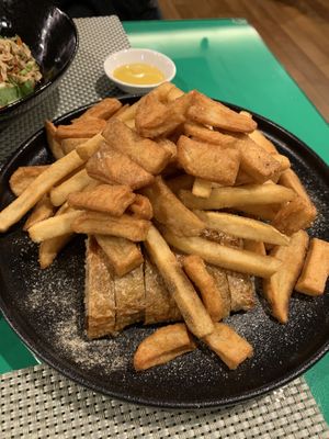 Triple fried Snack   at Meimen FángKōngDòng 梅門防空洞 in Taipei