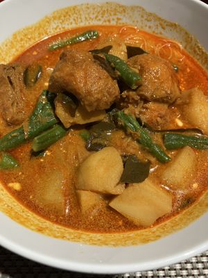 The specialty curry with noodles  at Meimen FángKōngDòng 梅門防空洞 in Taipei