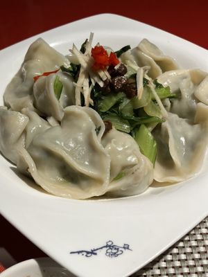 Dumplings   at Meimen FángKōngDòng 梅門防空洞 in Taipei