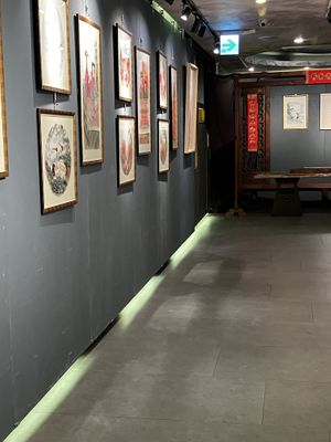 Entrance corridor   at Meimen FángKōngDòng 梅門防空洞 in Taipei