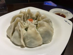 Dumplings at Meimen FángKōngDòng 梅門防空洞 in Taipei