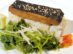 Veggie Fish rice  at Meimen FángKōngDòng 梅門防空洞 in Taipei