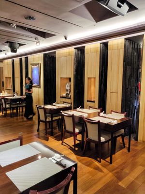 Decor at Meimen FángKōngDòng 梅門防空洞 in Taipei