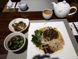 Set Menu (Economy) at Meimen FángKōngDòng 梅門防空洞 in Taipei